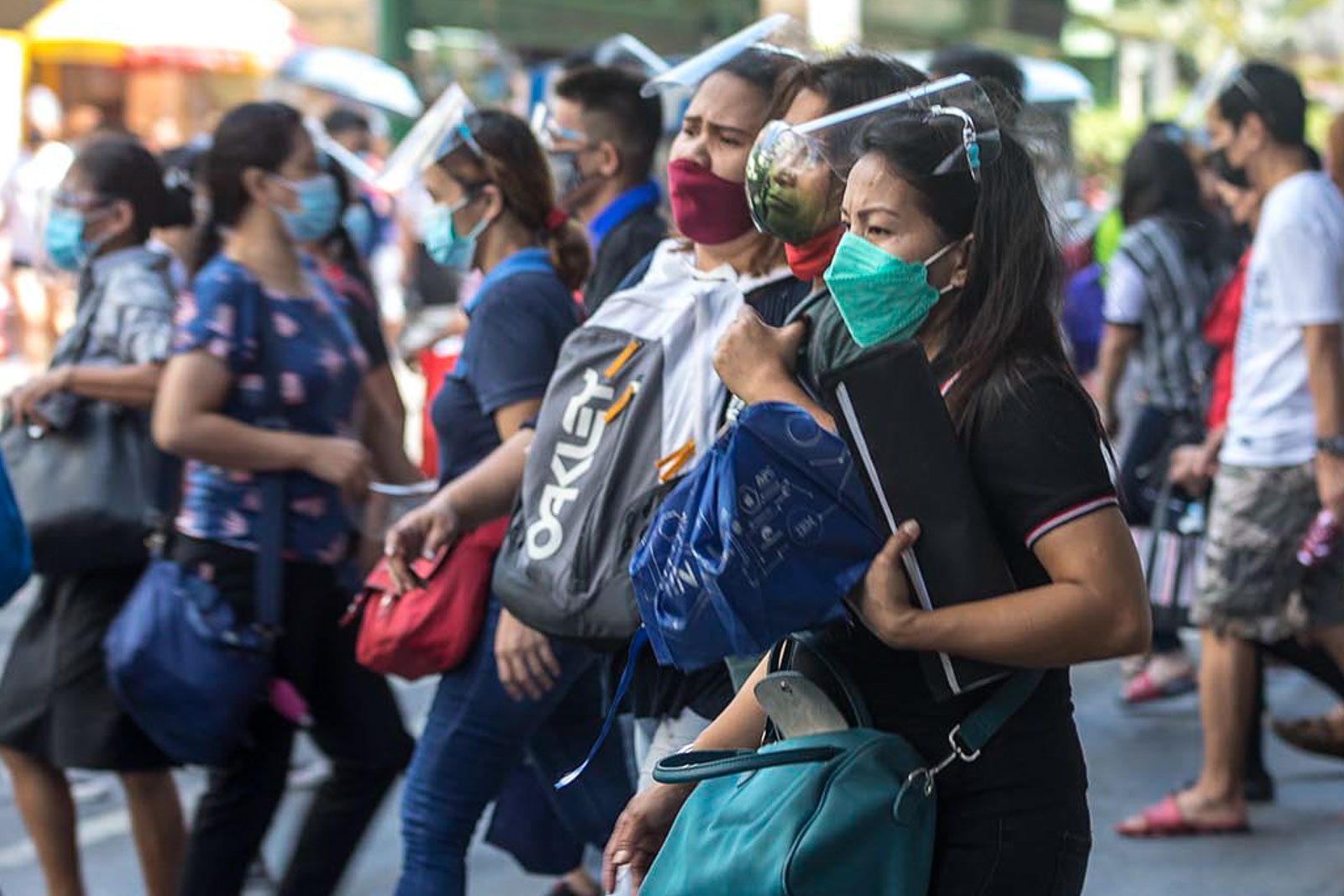 face-shield-mask-crowd-covid-19-coronavirus-june-17-2021-002.jpg