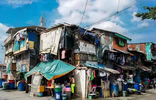 死人的别墅，活人的贫民窟，菲律宾贫富差距到底有多大？-3.jpg
