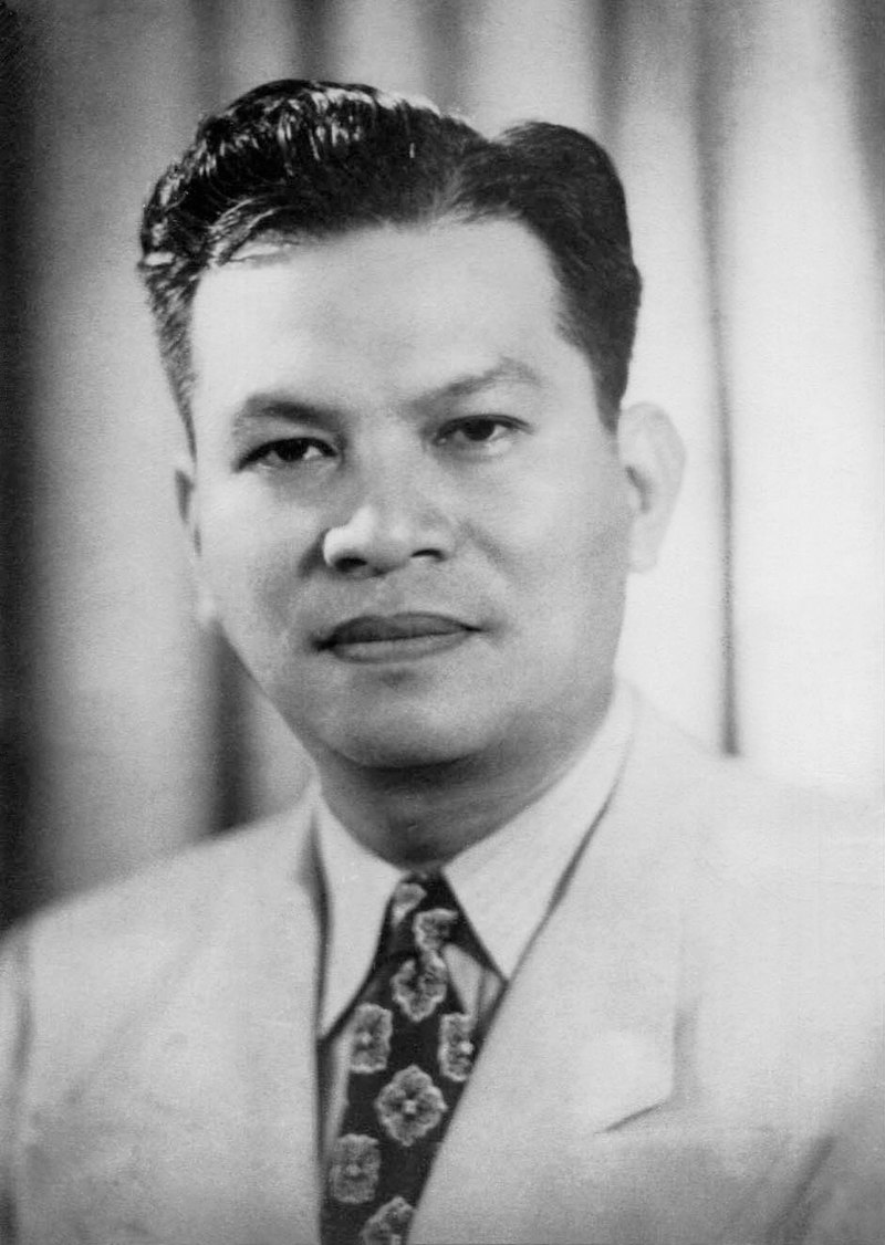 800px-Ramon-Magsaysay-01.jpg